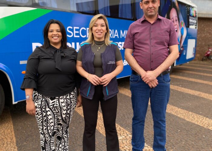 Prefeita Leandra entrega ônibus 0km para ser utilizado nas ações da Secretaria Municipal de Educação, Esporte e Lazer