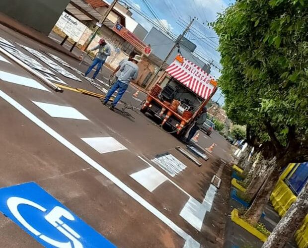 Prefeitura revitaliza a sinalização nas áreas escolares do município