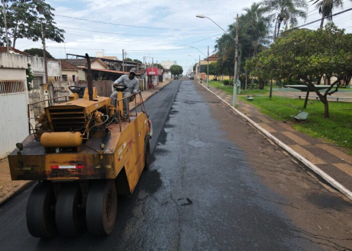 Primeira operação de recapeamento de 2023 ultrapassa 40 mil metros quadrados de ruas recuperadas