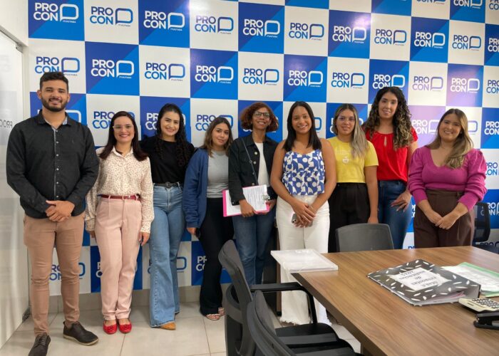 PROCON recebe visita de estudantes de Direito da UEMG em atividade prática