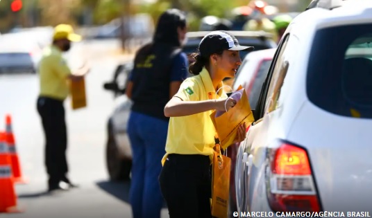 Transporte: melhor lugar de criança no carro é o meio do banco de trás