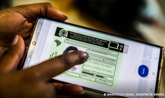 Contran aprova resolução que retira exigência de autoescola para CNH