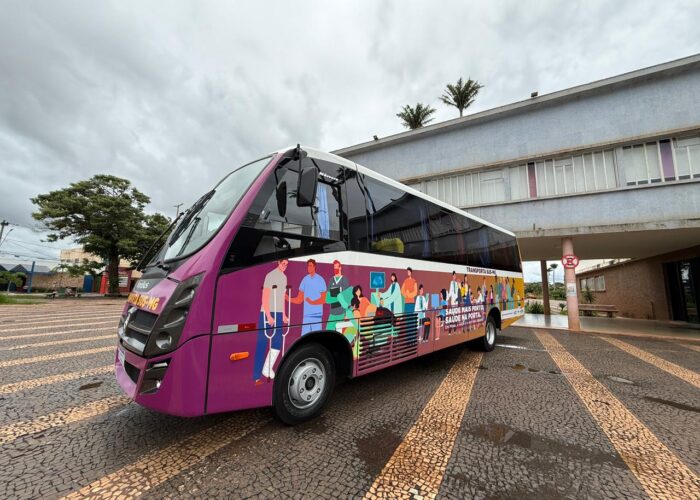 Prefeitura de Ituiutaba recebe micro-ônibus 0km para o transporte de pacientes do TFD