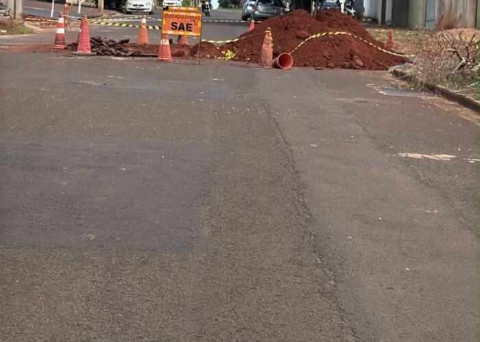 Buraco em cruzamento no bairro Independência é resolvido